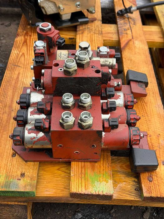 Rozdzielacz hydrauliczny LINDE BR336 E30