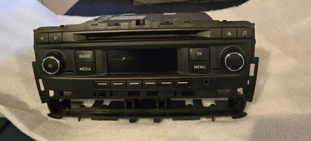 Rádio do seat Ibiza 2015 original, com armadura de proteção!