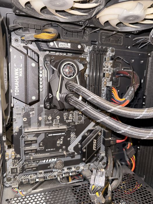 Ryzen 7 3700x + b450 tomahawk max + Arctic LF II 360