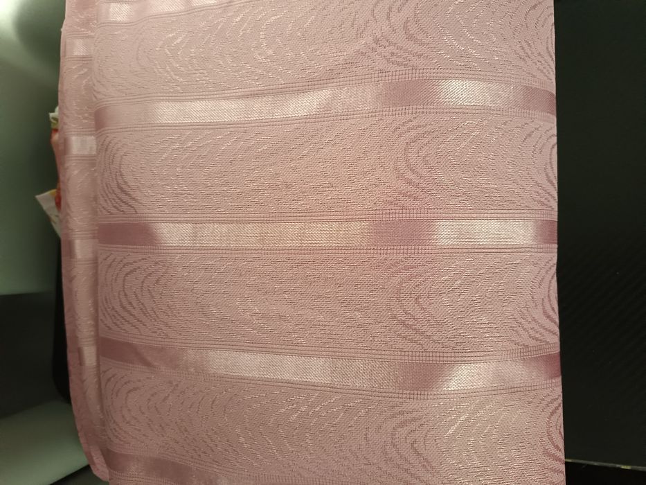 Różowa zasłona ładna