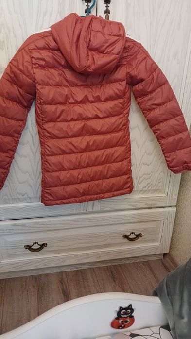 Жіноча  пухова куртка adidas ESSENTIALS LIGHT DOWN XS та М