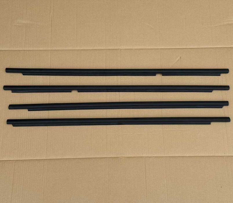 Уплотнители дверных окон Toyota Land Cruiser Prado 150 (09-23)