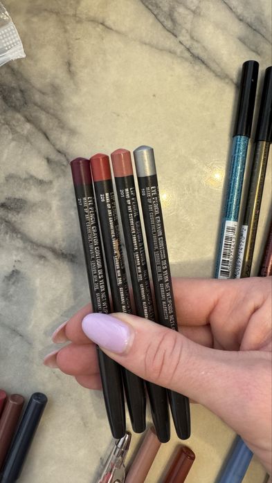 Косметика / тіні помада карандаш