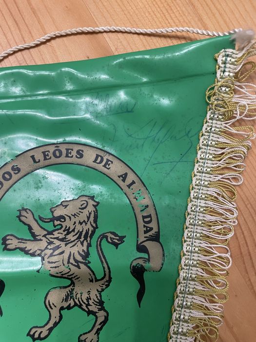 Galhardetes de varios clubes