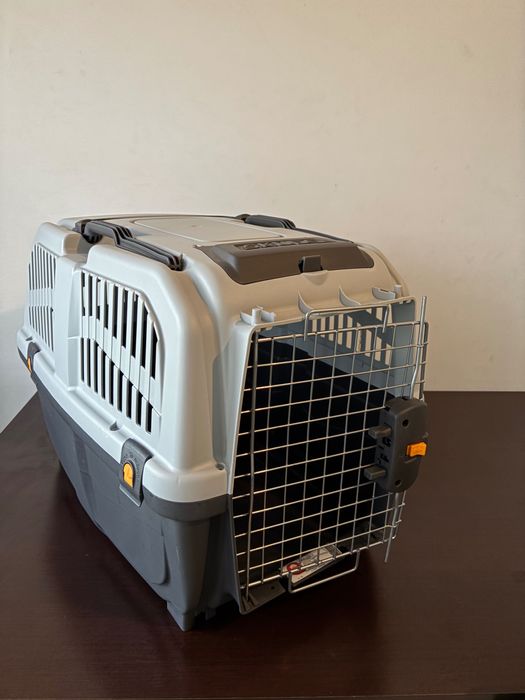 Caixa de transporte animal. IATA.