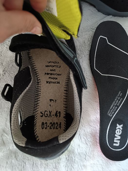 Крутезні новенькі чоловічі захисні робочі сандалі  кросівки Uvex,р.41