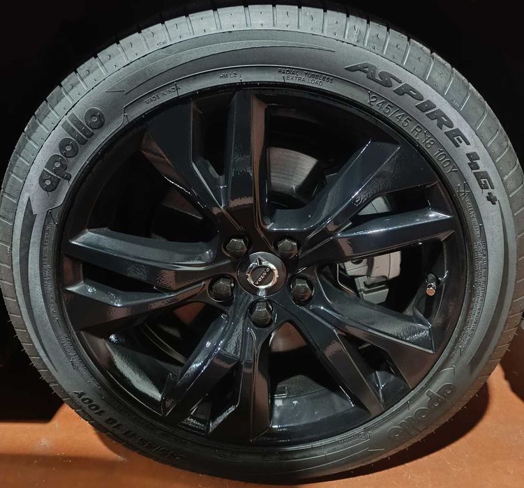 Felgi Volvo 18 Cali Wraz Z Oponami