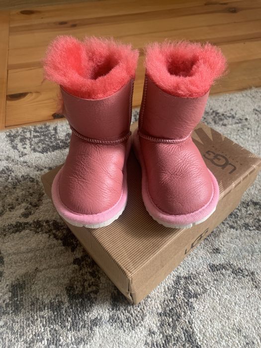 Угги для дівчинки