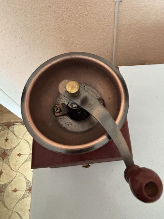 Ручная Кофемолка в ретростиле