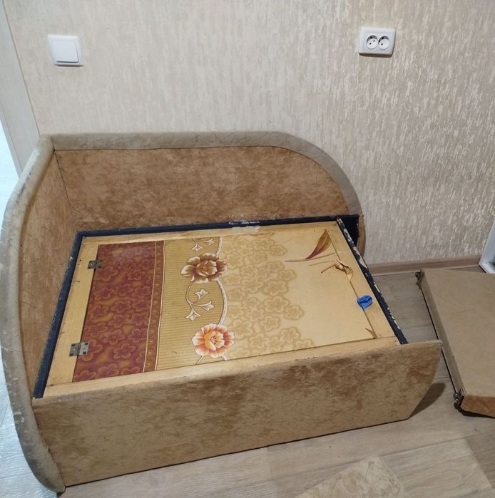 Диванчик маленький розкладний
