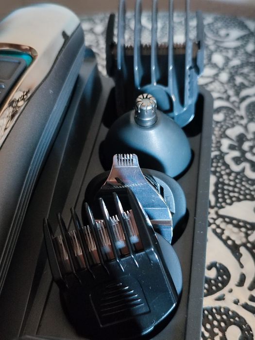 Conjunto de barbear e aparador de corte multifunções Qilive 5 em 1