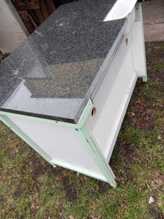 Do kuchni lub na warsztat granitowy blat