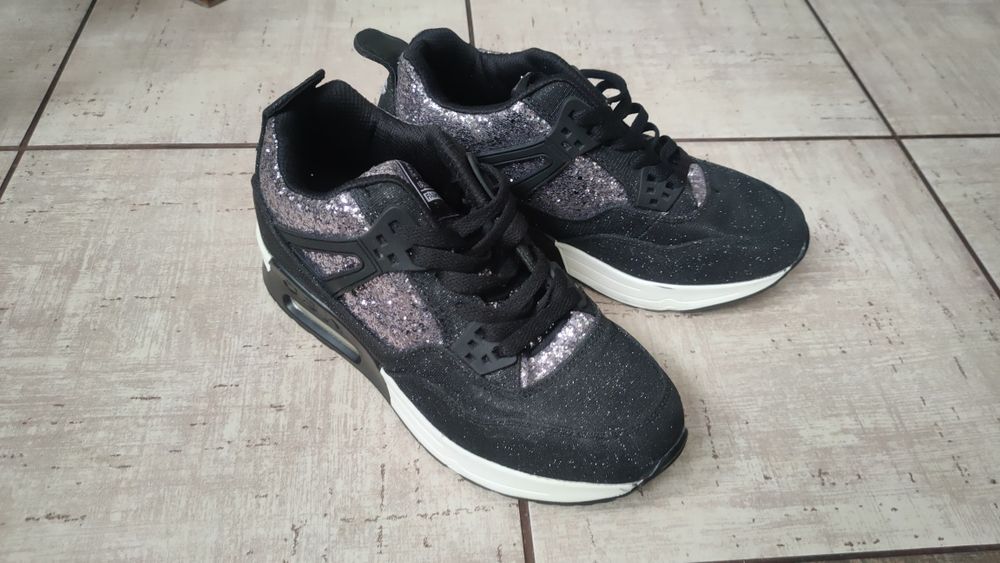 Sportowe buty damskie na platformie wysokie błyszczące połyskujące