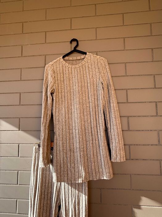 Conjunto de roupa confortável nova