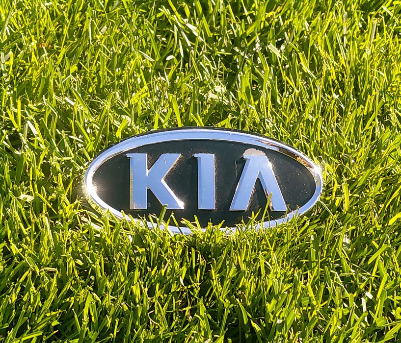 Шильдик, емблема решітки радіатору KIA