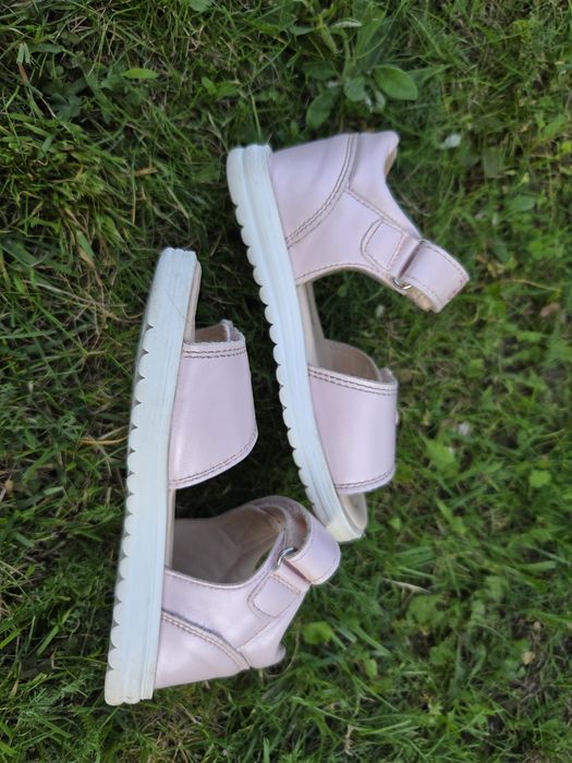 Różowe sandały Disney Marie 24