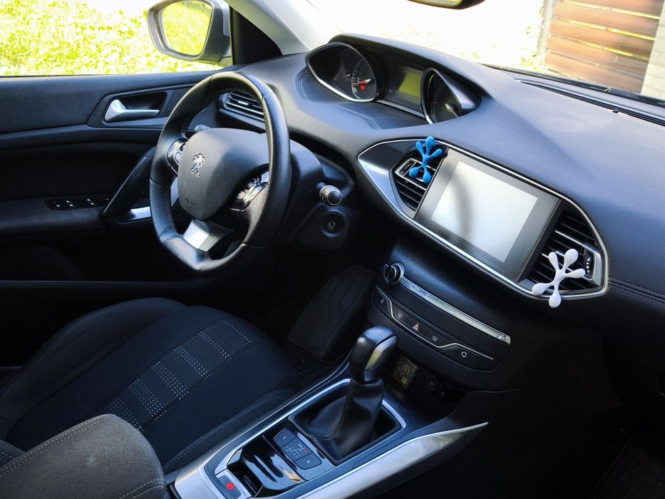 Peugeot 308 base 2015 року
