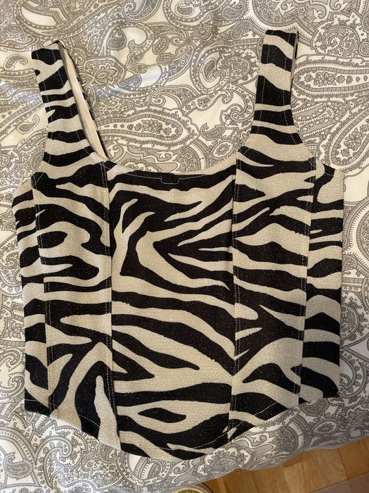 Top de Zebra com brilhos