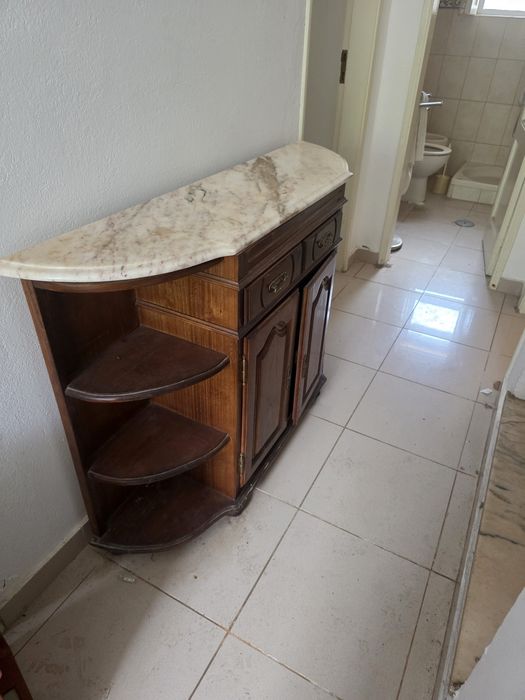 Móvel de entrada usado