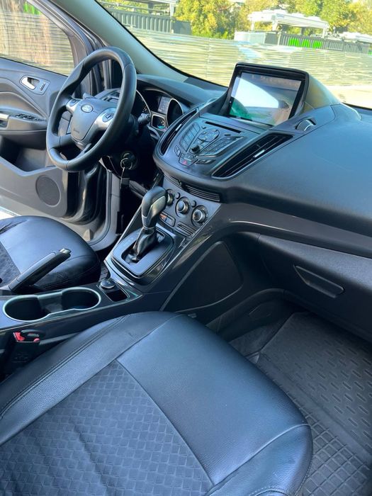Ford Escape 2015 року