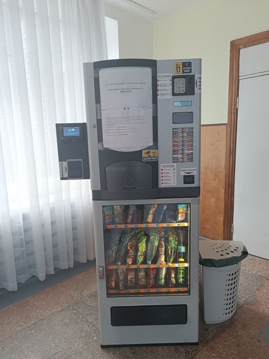 Продам Ведінговий кофе снековий автомат