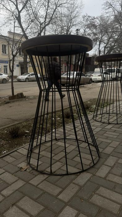 Барный уличный стол