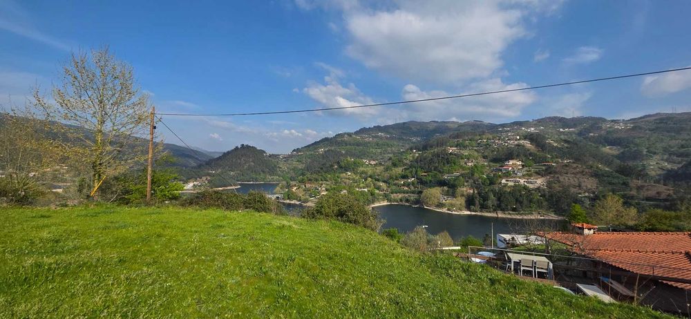 Terreno Urbano em Rio Caldo,  Gerês, c/ Projeto Aprovado