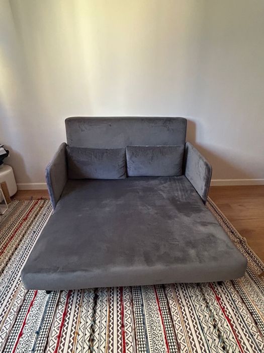 Sofá cama em veludo