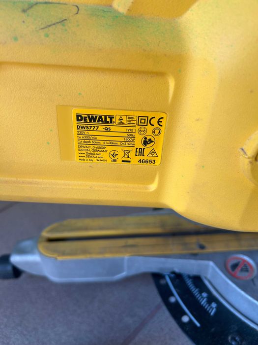 Pilarka ukosowa DEWALT DWS777-QS 1800W