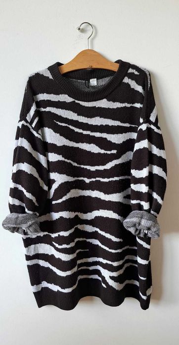 *Dłuzszy  sweter w zeberke H&M rozm 50/52/54