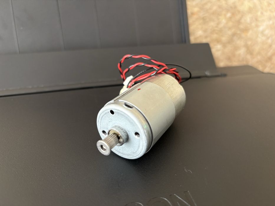 Двигун, мотор каретки Epson L110 / L111 / L210 / L211 / L300 / L301 / NX230 / SX230 / 1548481