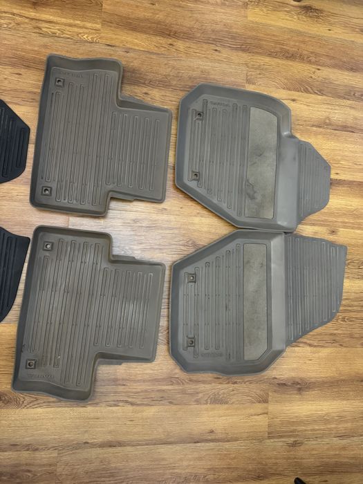 Oryginalne dywaniki gumowe volvo xc60. 2008 do 2016