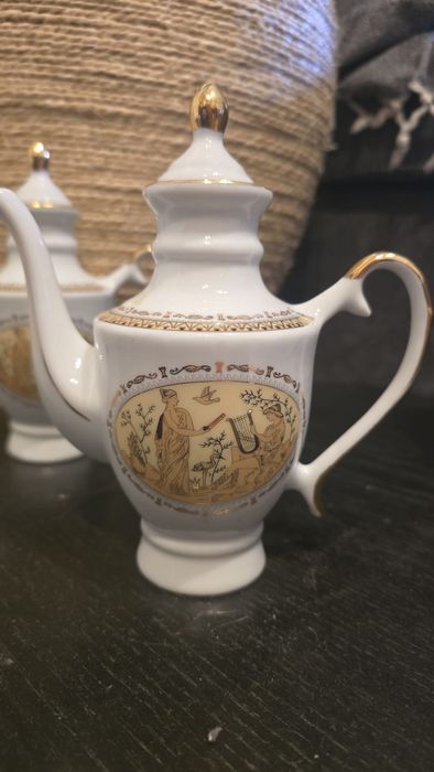 Par de Miniaturas Bules em Porcelana de Limoges (França)