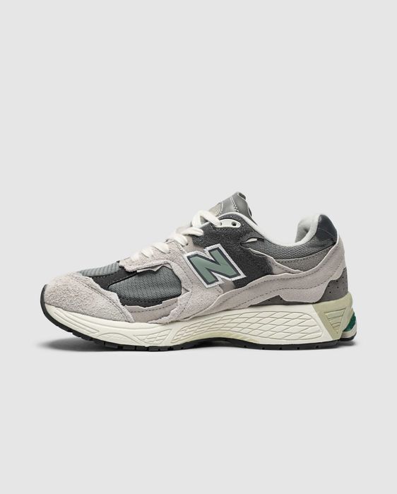 Кросівки New Balance 2002R