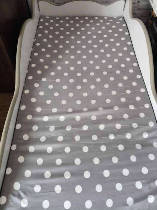 Łóżko dziecięce światła