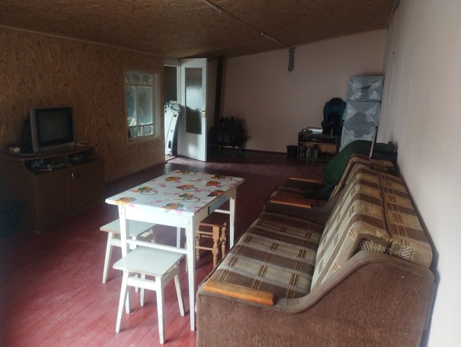 Продається двоповерховий гараж на вул. Довженка