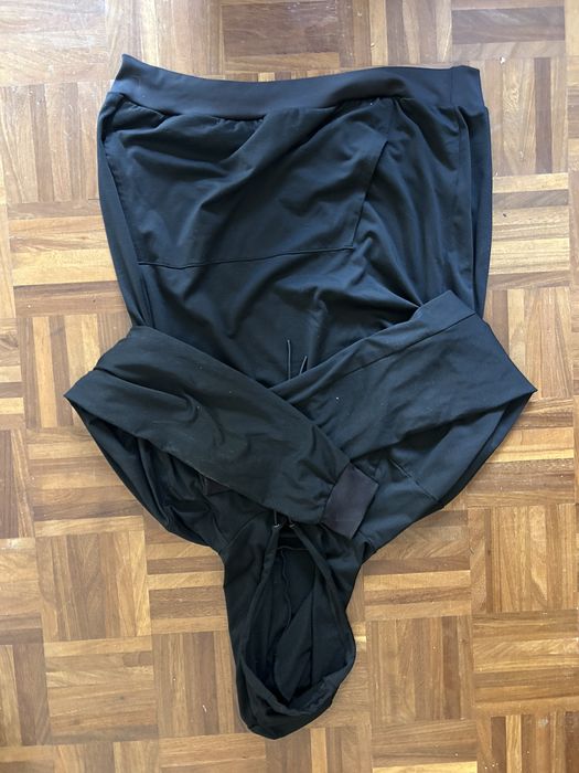 Sweat preta domynos como nova