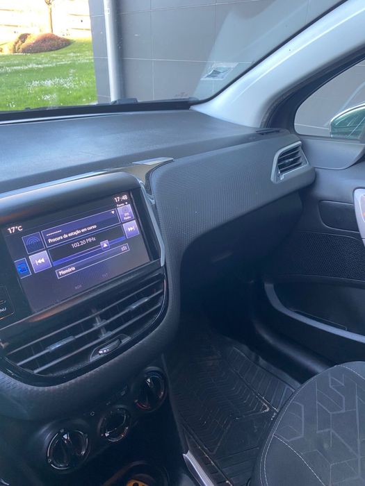 Peugeot 2008 1.2 PureTech