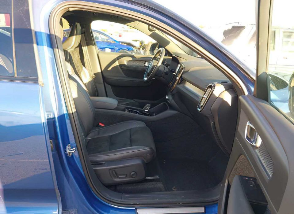 Volvo XC40 Recharge Pure Electric P8      2021