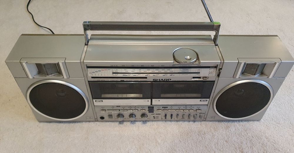 Radiomagnetofon SHARP GF 500