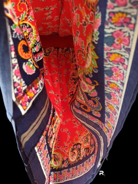 Sukienka folk etno odcięta pod biustem w kolano