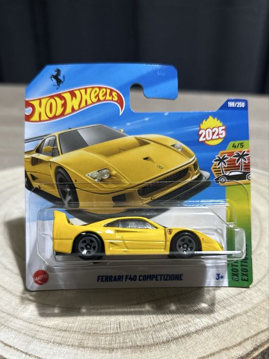 Miniatura Hot Wheels Ferrari F40 COMPETIZIONE