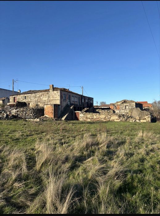 Rapoula/ Guarda - Casas Rusticas com Terreno