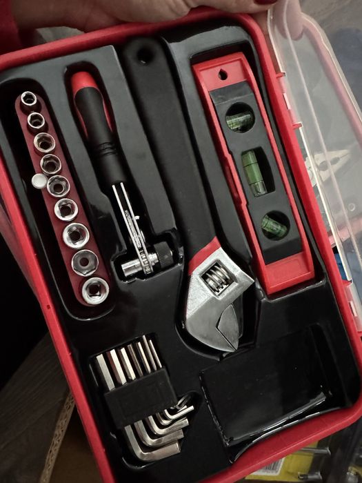 Два набори інструментів. Комплект. Набір.