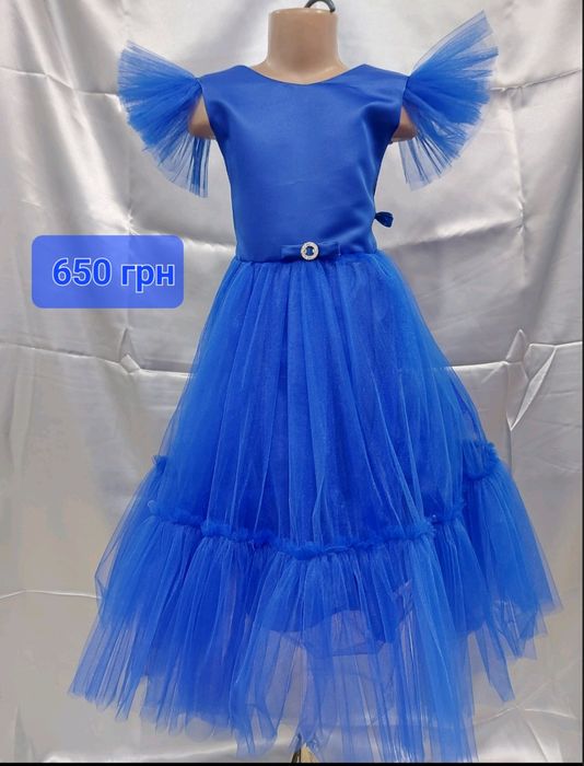 Святкові дитячі сукні