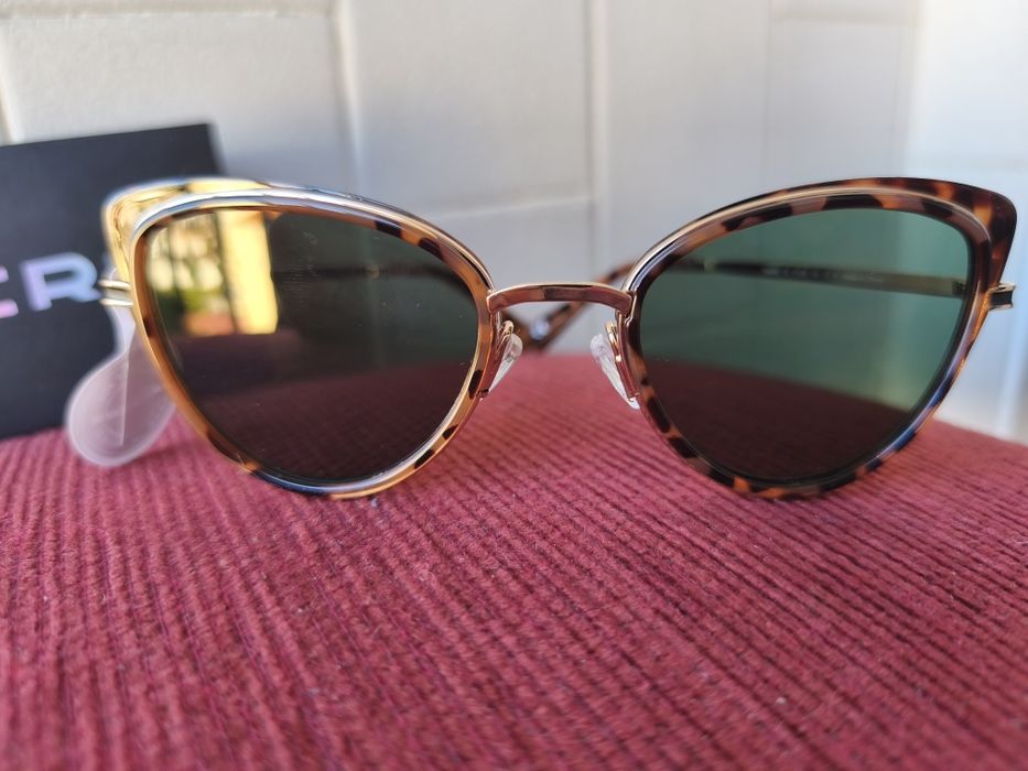 Óculos de sol Hawkers novos
