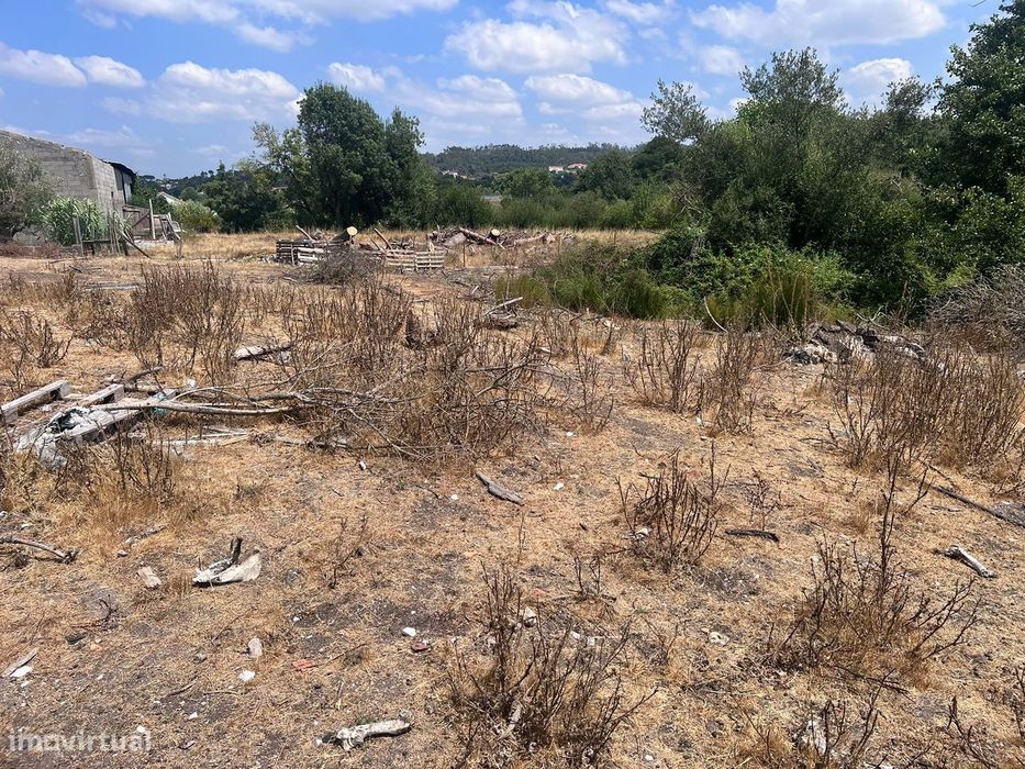 Vende-se Moradia á Entrada de Ourém- Grande Oportunidade