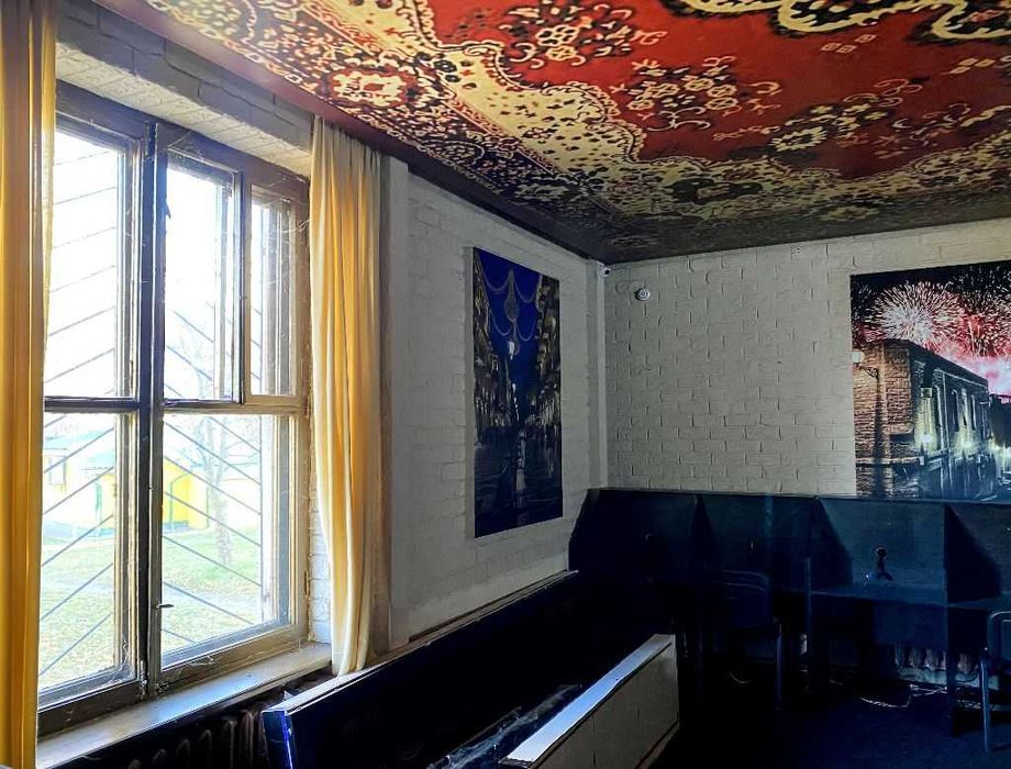 Продаж кафе біля міського озера