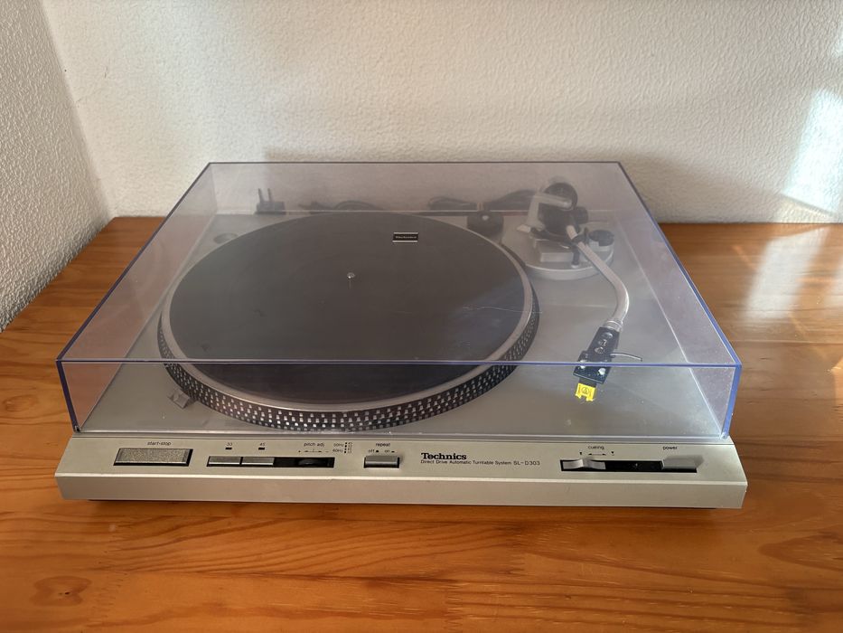 Gira discos Technics SL-D303