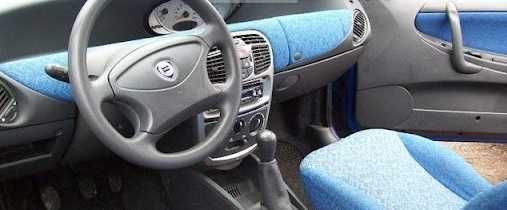Lancia Y 1.1 blue